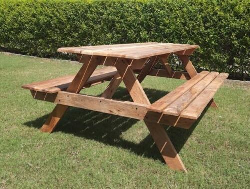 PICNIC TABLE